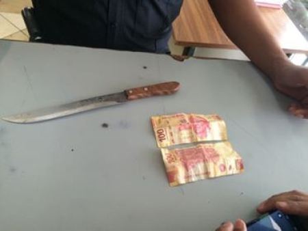 Detienen a ratero con arma y dinero en camión de pasajeros pero víctimas no van a denunciar