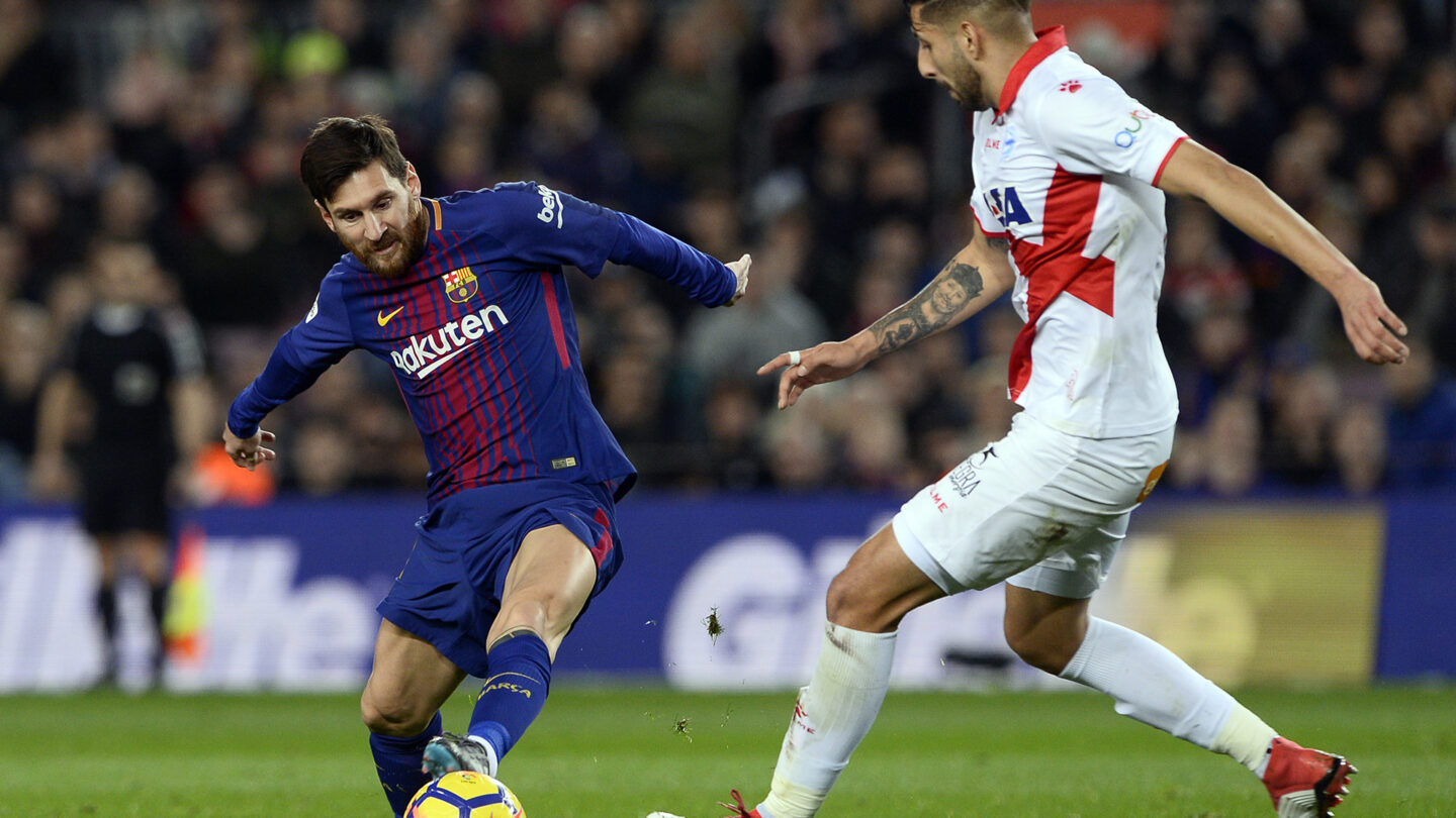 Una joya de Messi le dio un sufrido triunfo al Barcelona ante Alavés |