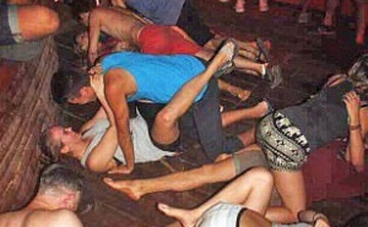 Realizaron un intenso “baile desenfrenado”. Pero al poco tiempo la policía de Cambodia los arrestó