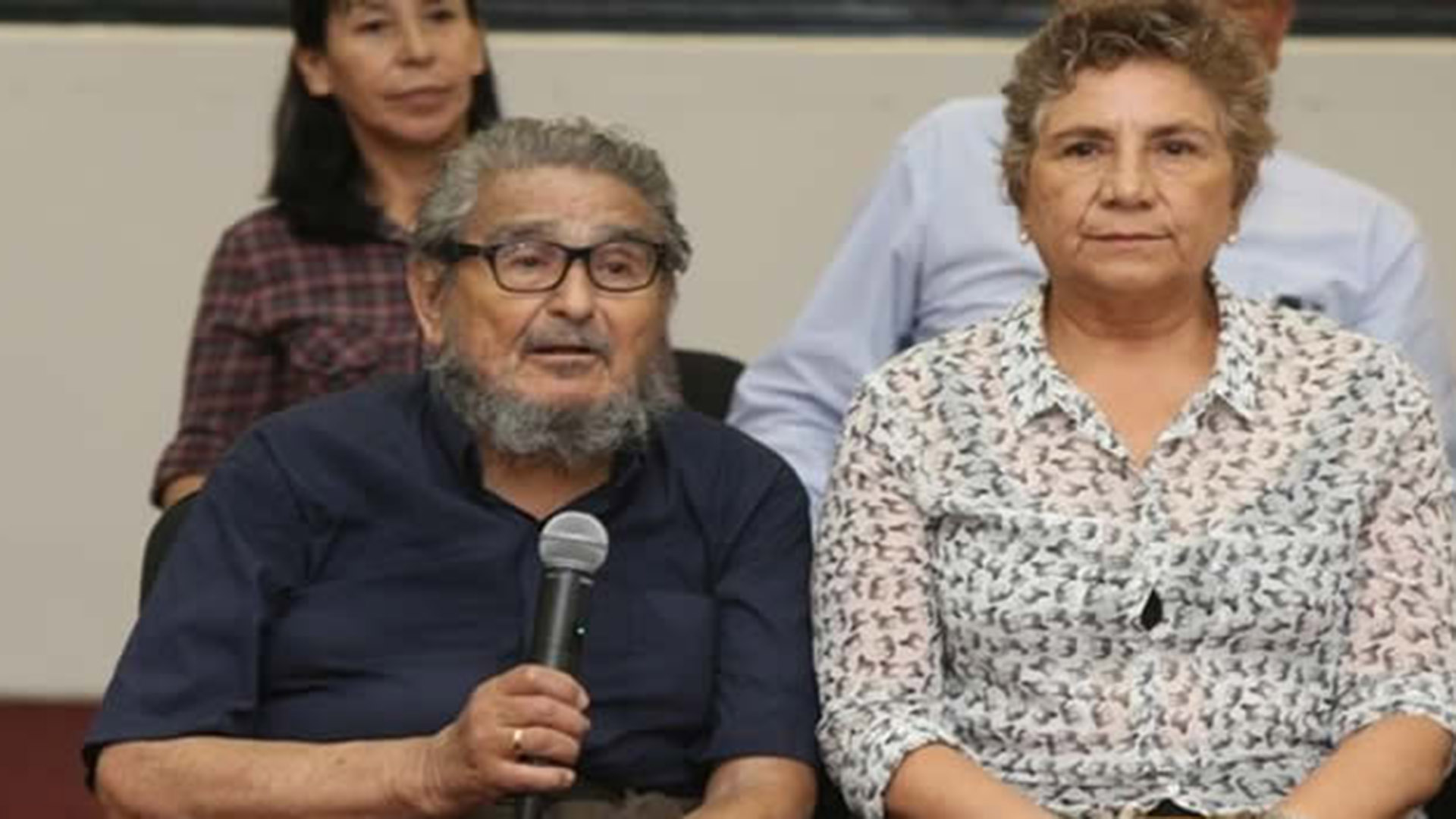 Perú: la esposa del guerrillero líder de Sendero Luminoso pidió que el papa Francisco la visite en prisión