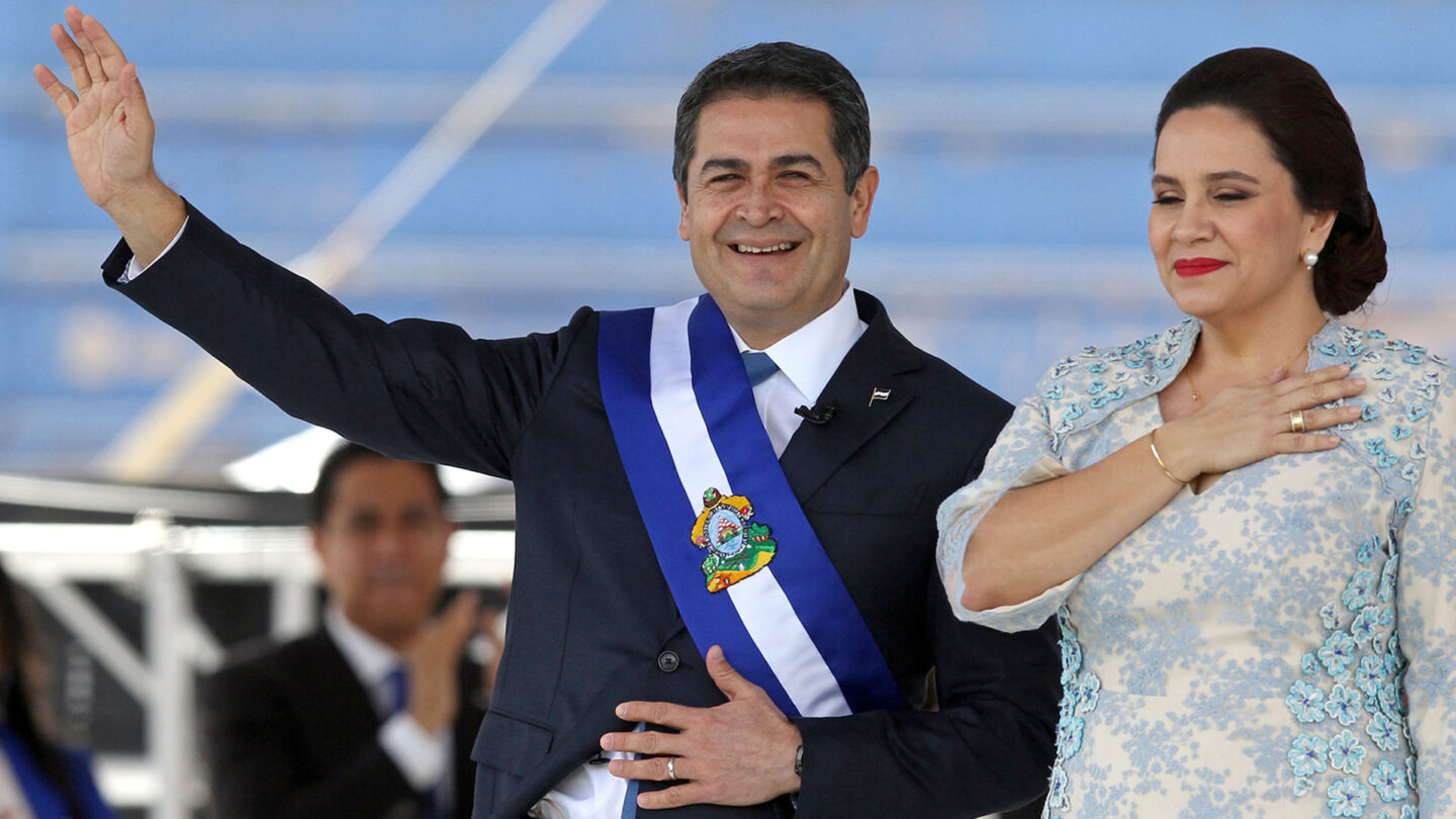 Juan Orlando Hernández fue investido para su segundo mandato como presidente de Honduras |