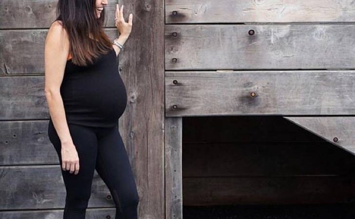 Los doctores la iban a obligar a abortar a su bebé, hasta que su madre encontró un detalle crucial
