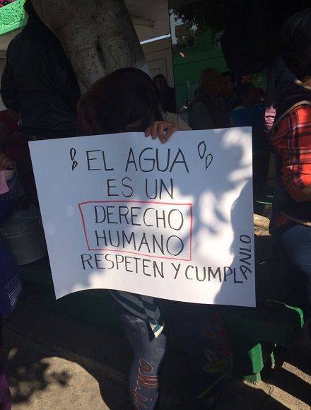 Manifestantes EXIGEN suministro de AGUA en Ecatepec