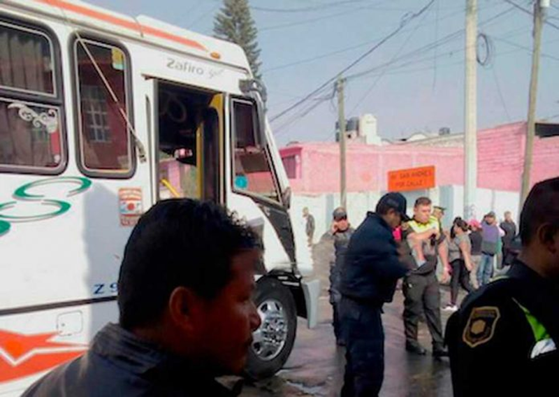 Chofer de autobús se opone a ser asaltado y recibe dos balazos en Ecatepec