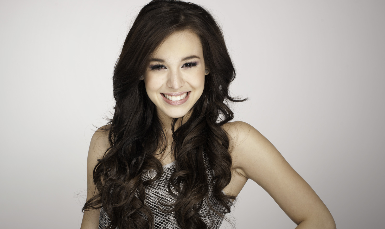 DANNA PAOLA llega a NETFLIX