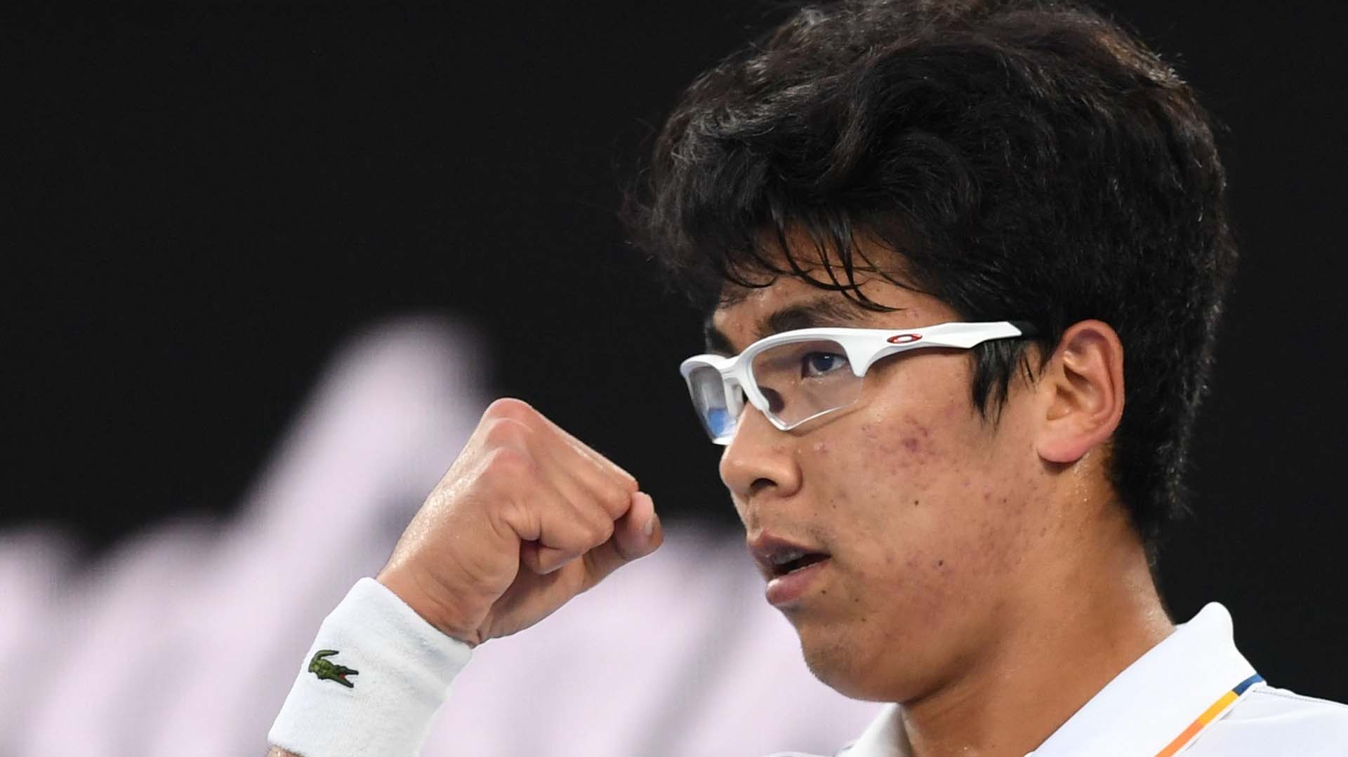 La historia de Hyeon Chung, el coreano con problemas de vista que eliminó a Novak Djokovic en Australia