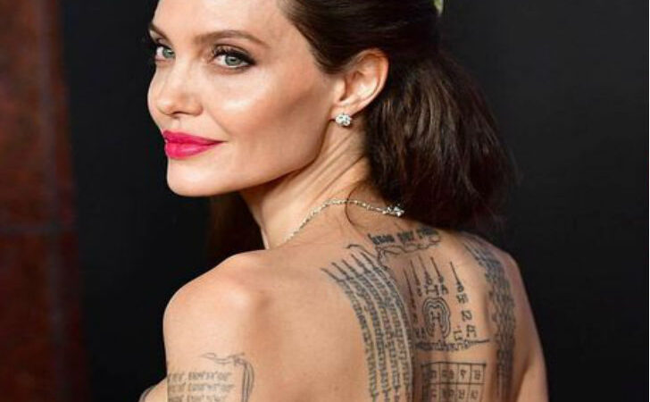 Los tatuajes de Angelina Jolie son muchos más de lo que creías. Y sus significados son insólitos