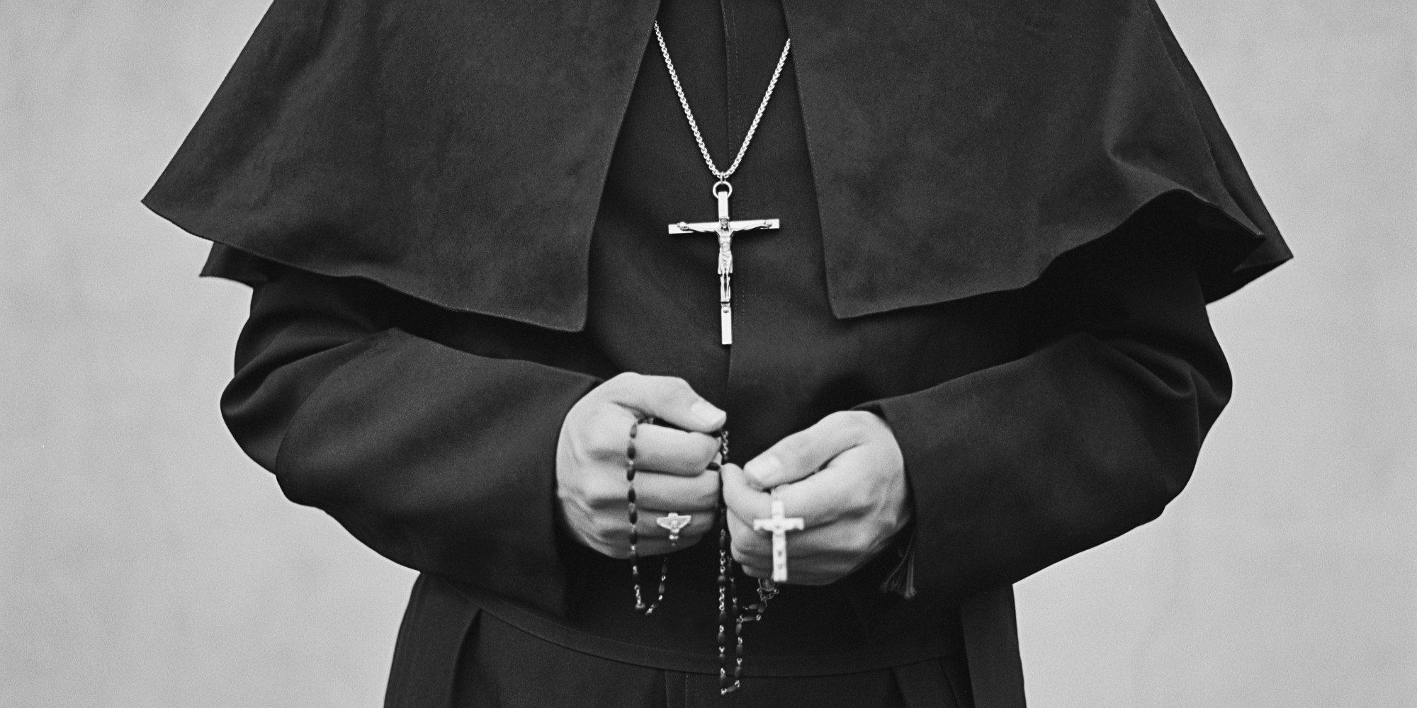 Las 3 | Características que sostienen la autoridad de un  Sacerdote