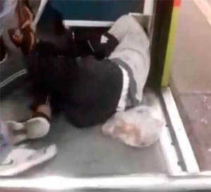 (VIDEO): Confirman golpiza a ladrones en vagón del Metro; autoridades siguen negando