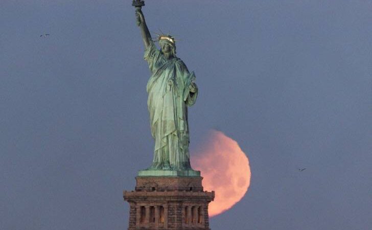 Las fotografías más increíbles de la súper luna sangrienta que se pudieron ver durante el día de hoy