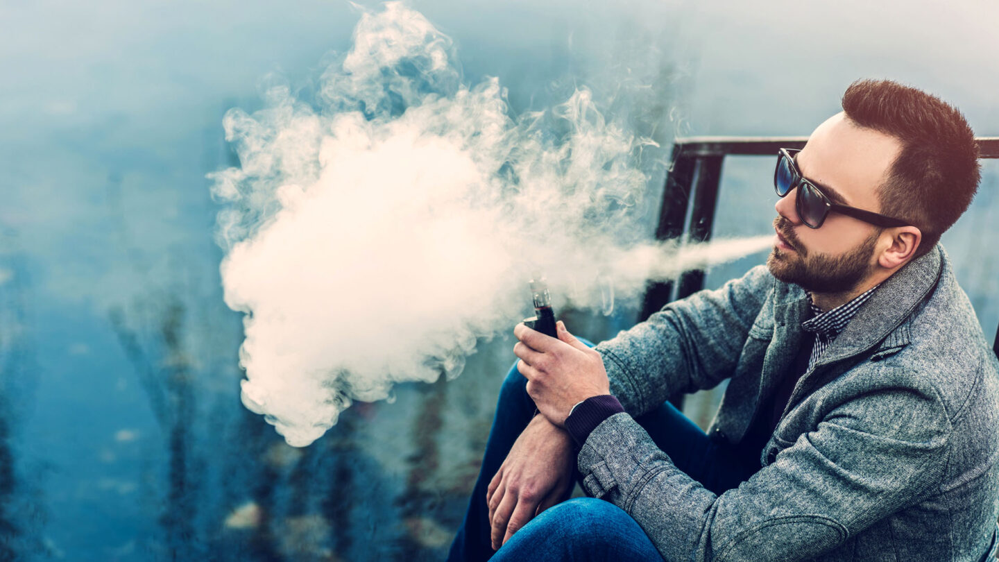 Lo confirmó la ciencia el cigarrillo electrónico puede ser adictivo y hacer que los adolescentes pasen al cigarrillo común |