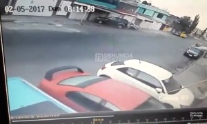 Video. Encañonan a vecino para robarle su coche en la puerta de su casa