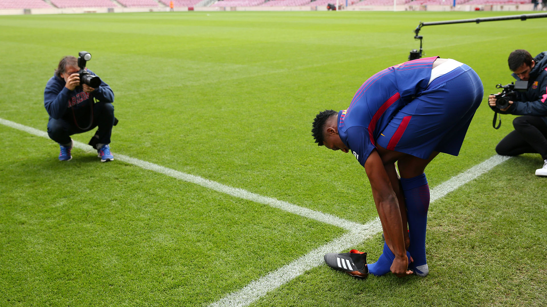 El ritual religioso que hizo Yerry Mina en su presentación en el Barcelona