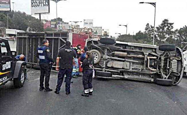 VOLCADURA EN LA MÉXICO-PACHUCA , TOME SUS PRECAUCIONES