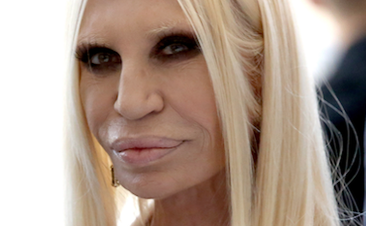 Donatella Versace cambió muy drásticamente con cirugías. No podrás creer cómo se veía antes de ellas
