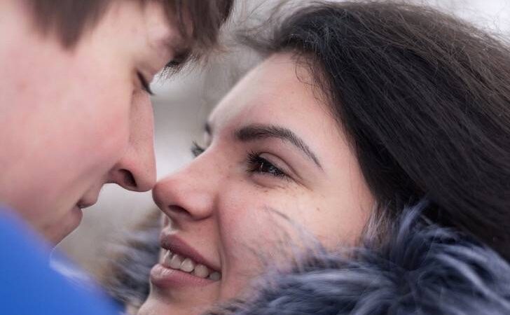 Pidió a su marido pintor que retrata su vida juntos, por primera vez. Así es el verdadero amor