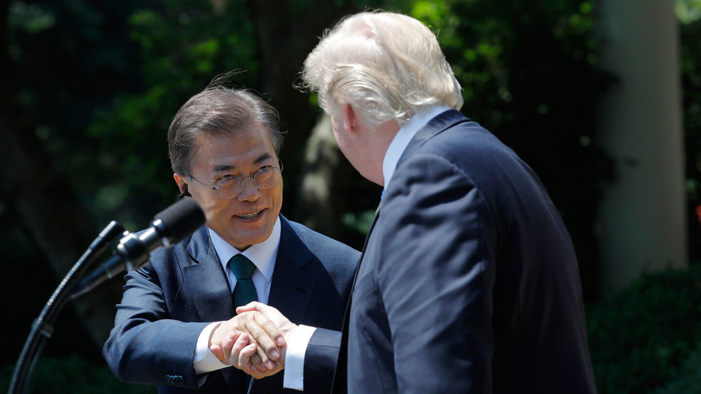 Trump y Moon acordaron mantener máxima presión sobre el régimen de Kim Jong un |