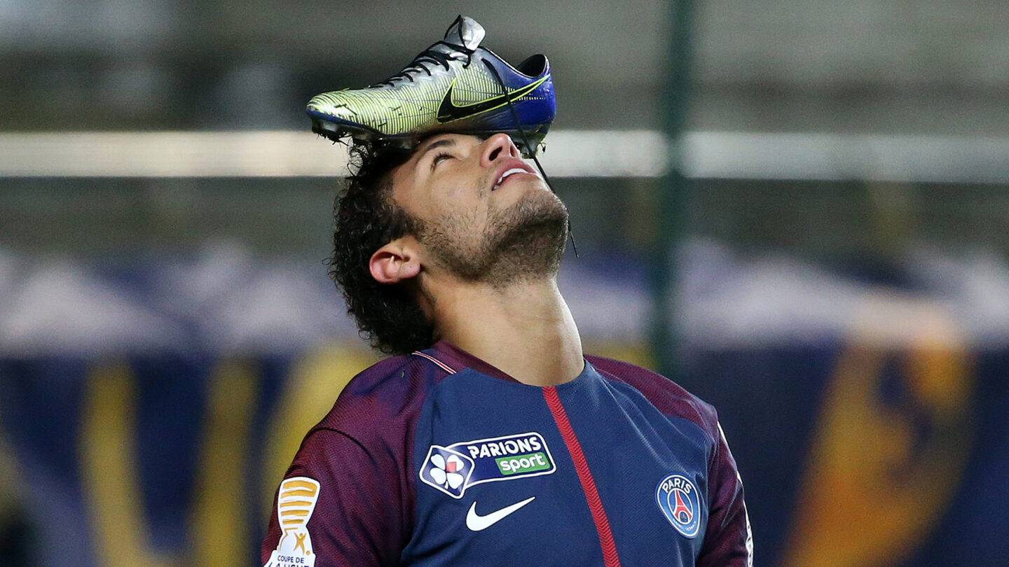 Se filtró el contrato de Neymar con Nike más dinero por el Balón de Oro que por el Mundial |