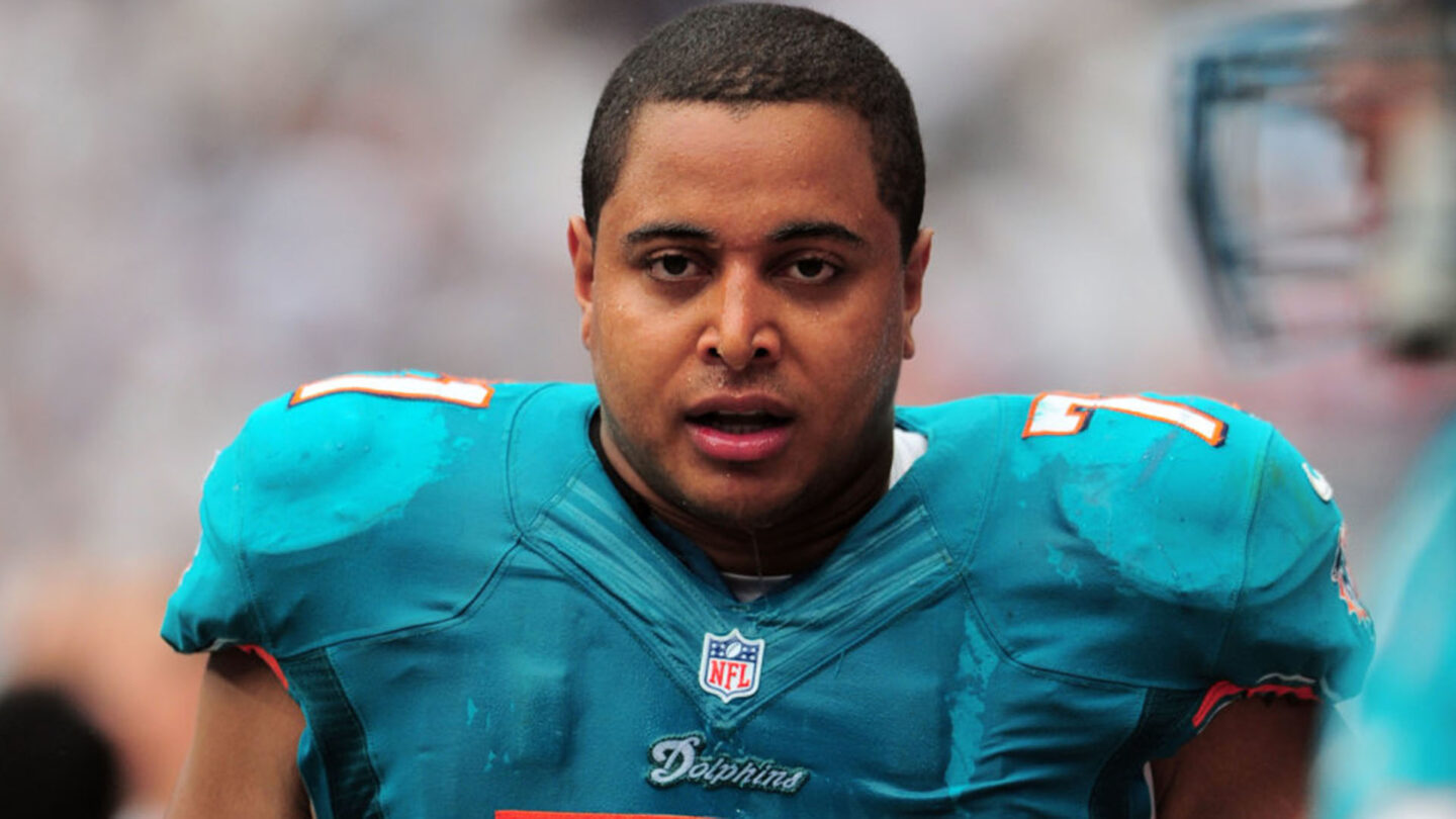 La intimidante advertencia de un ex jugador de la NFL víctima de bullying Las opciones son el suicidio o la venganza |