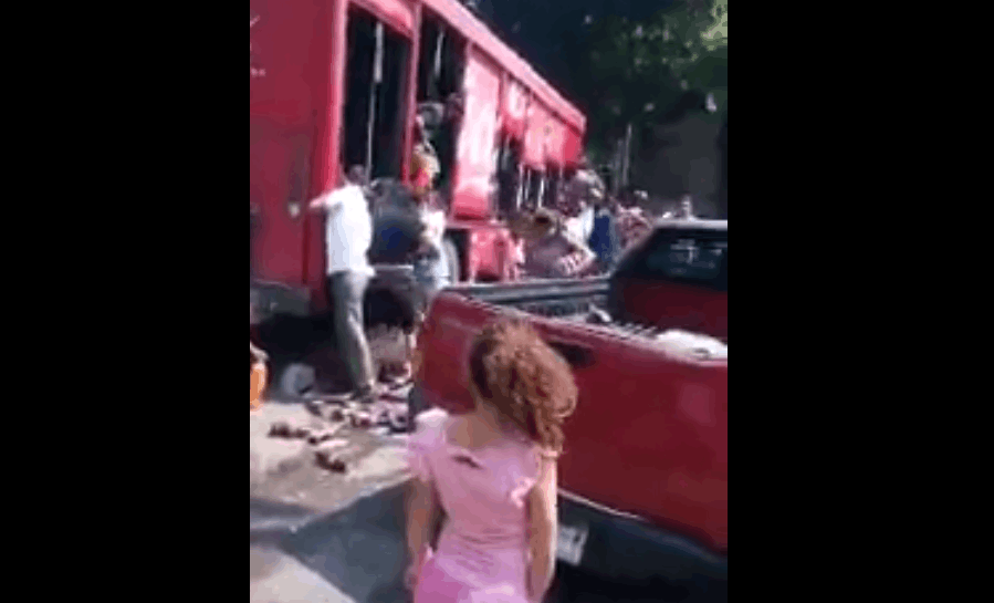 ¡MEXICANOS UNIDOS! Para robar camión
