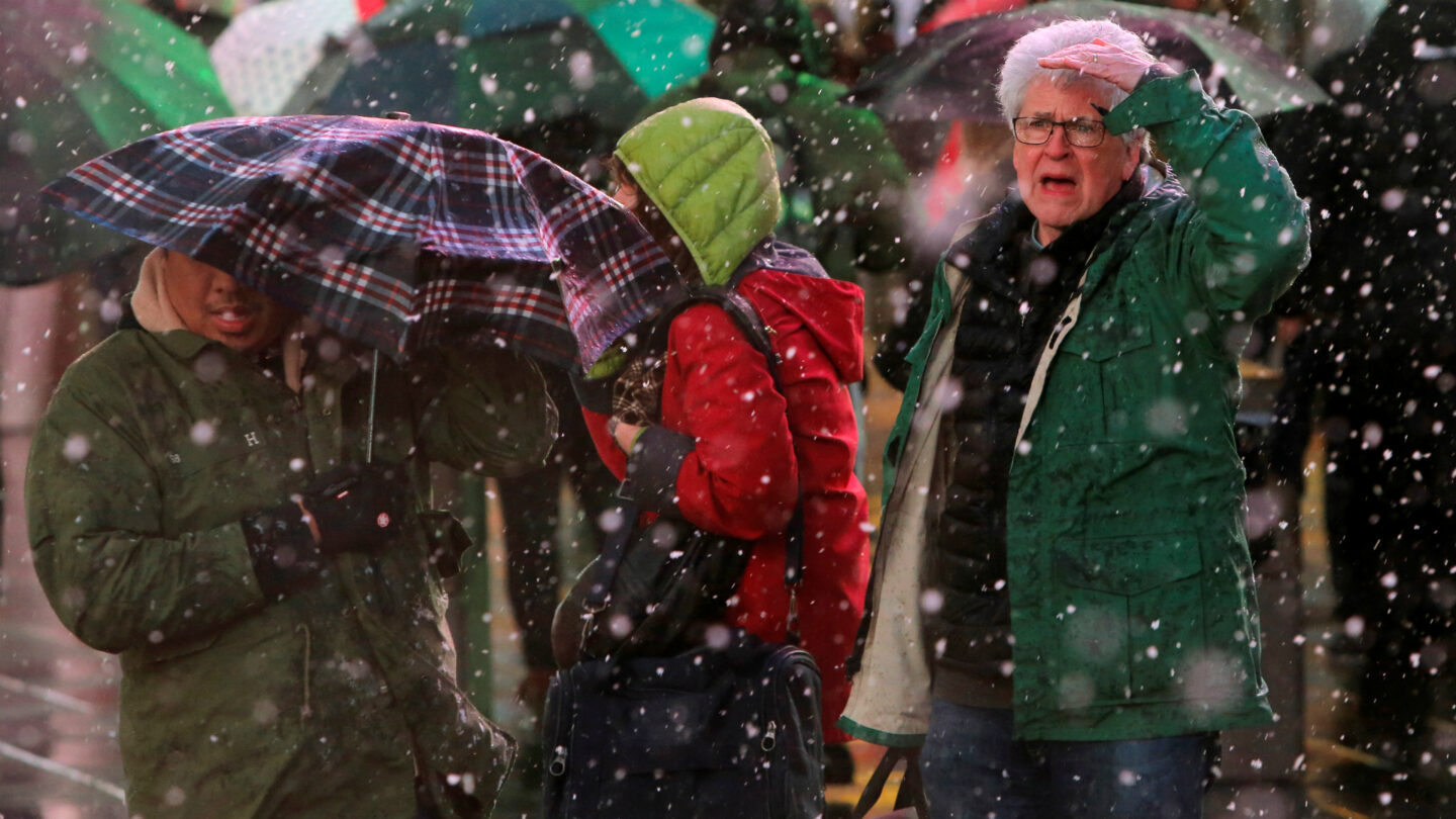 Al menos 5 muertos deja una poderosa tormenta invernal que azota la costa este de Estados Unidos |