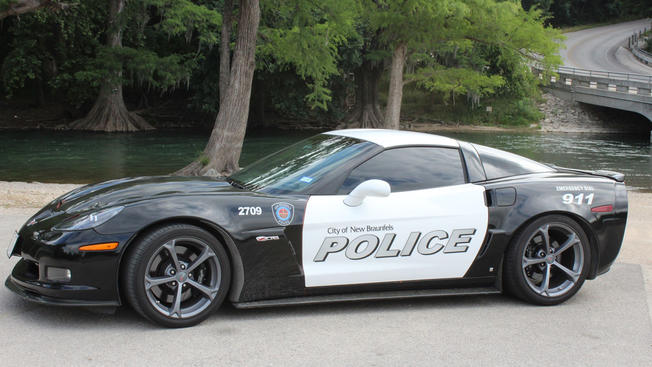 El Corvette Z06 que fue confiscado y ahora sirve como patrulla al bien de la Sociedad 