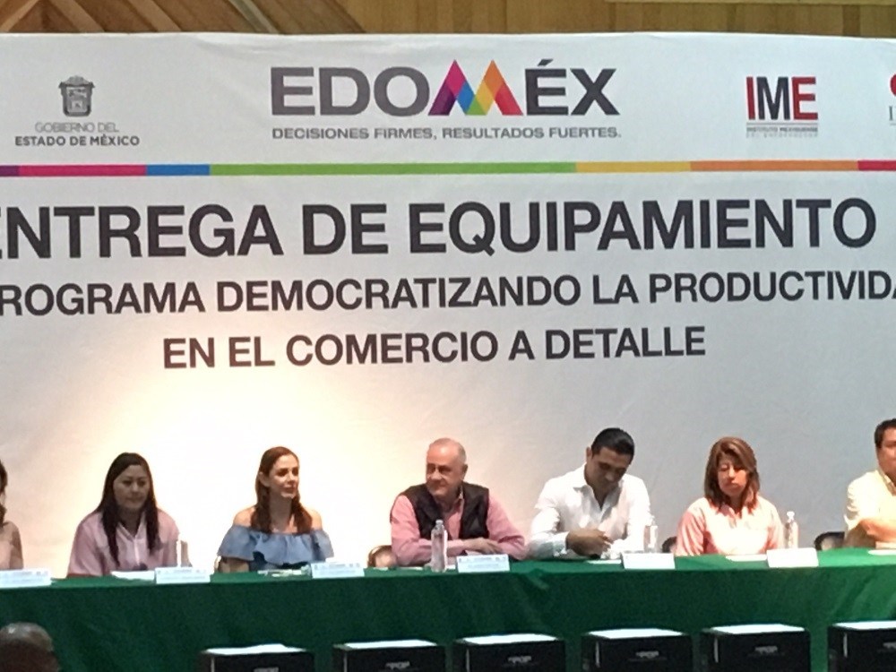 ENTREGAN EQUIPO DE CÓMPUTO EN APOYO DE MICRO Y PEQUEÑAS EMPRESAS DE LA REGIÓN DE LAS PIRÁMIDES