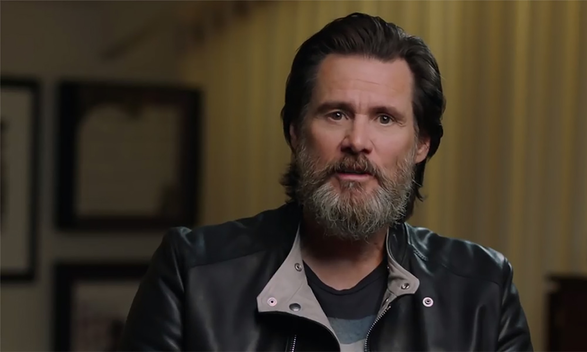 El lapidario tuit de Jim Carrey contra Mark Zuckerberg y Facebook