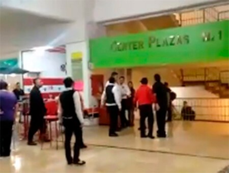 (VIDEO): Graban batalla campal en área de comidas de Center Plaza