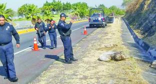 Horroriza costal con un cadáver, en la México-Acapulco