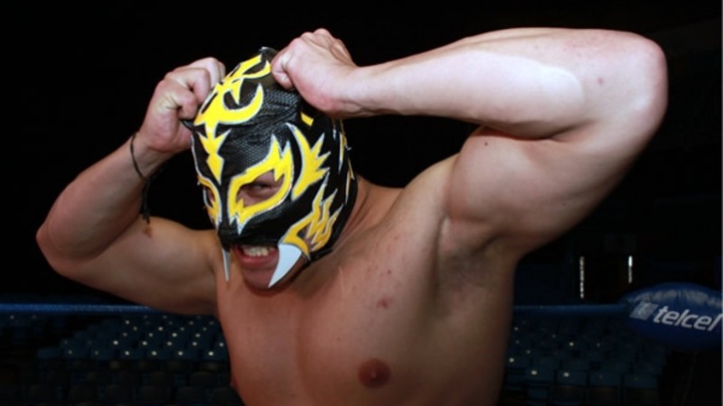 Luchador se lanza como youtuber