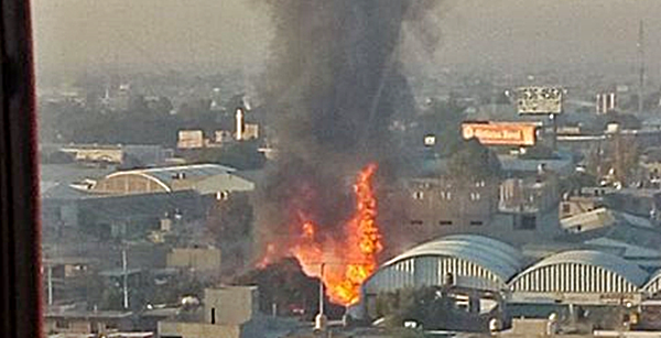 Se quema bodega de tarimas en Ecatepec