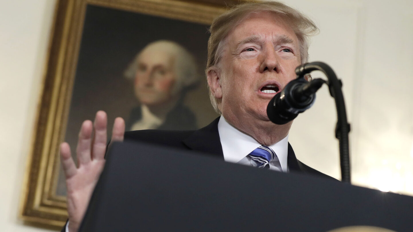 Donald Trump expulsó a 60 diplomáticos rusos de los Estados Unidos y cerró el consulado de Seattle |