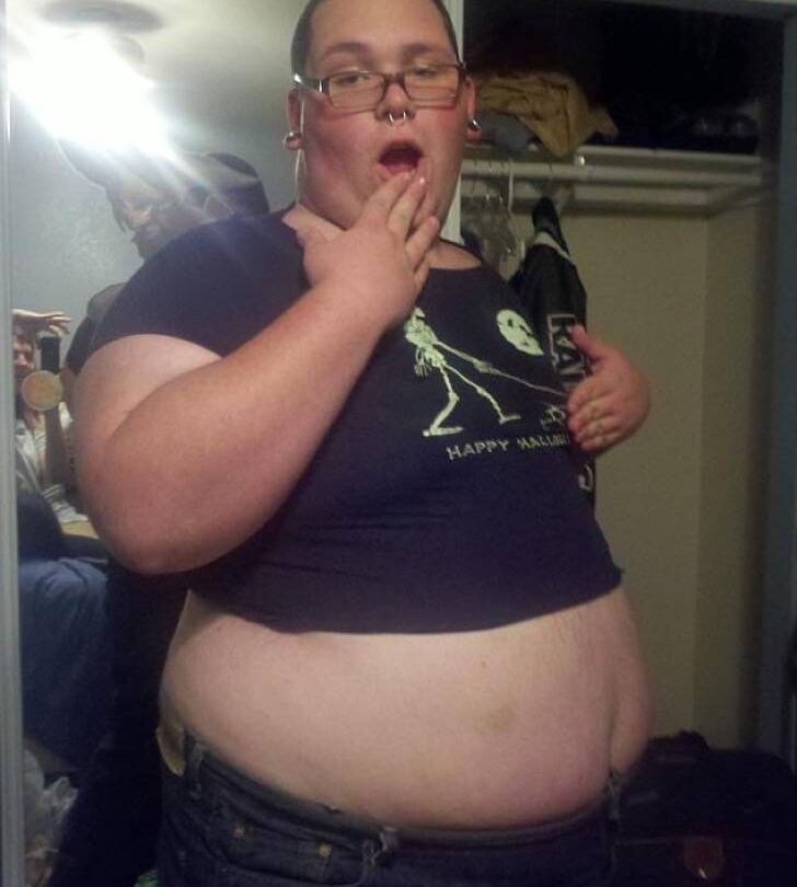 Era adicto a la comida y pesaba más de 200 kg Ahora es un sexy y musculoso entrenador personal |
