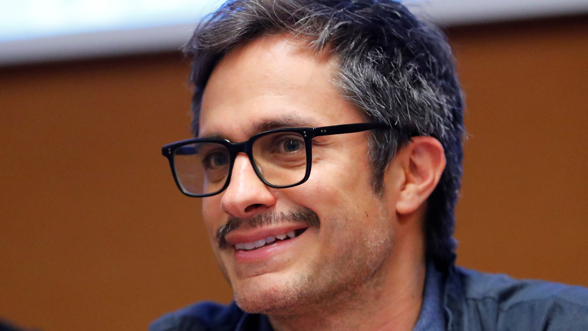 Gael García Bernal presentó en Cannes su nueva serie "Aquí en la tierra"