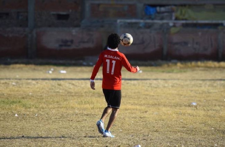 Un ladrón entró a robar a la casa de Mo Salah y él tuvo un noble gesto con el malhechor