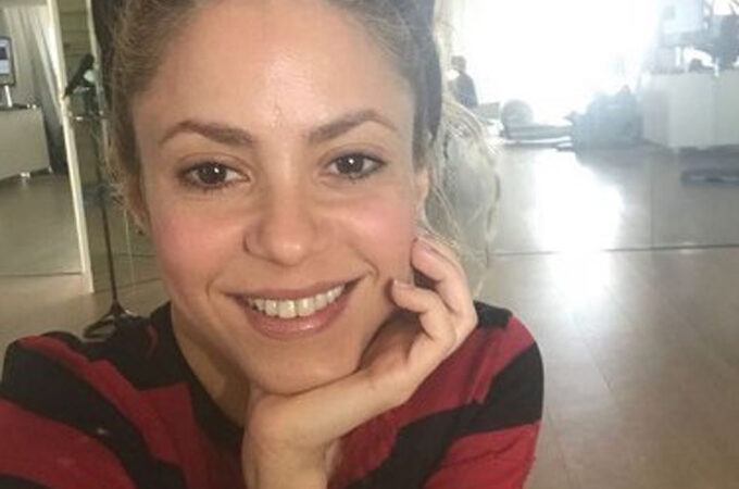 Shakira publicó una foto sin maquillaje y causó revuelo en las redes sociales