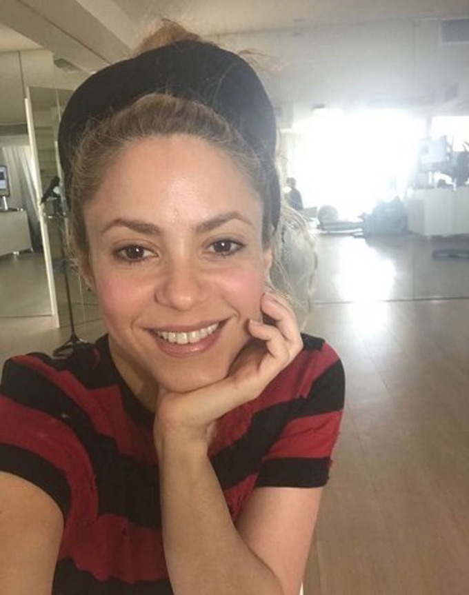 Shakira publicó una foto sin maquillaje y causó revuelo en las redes sociales