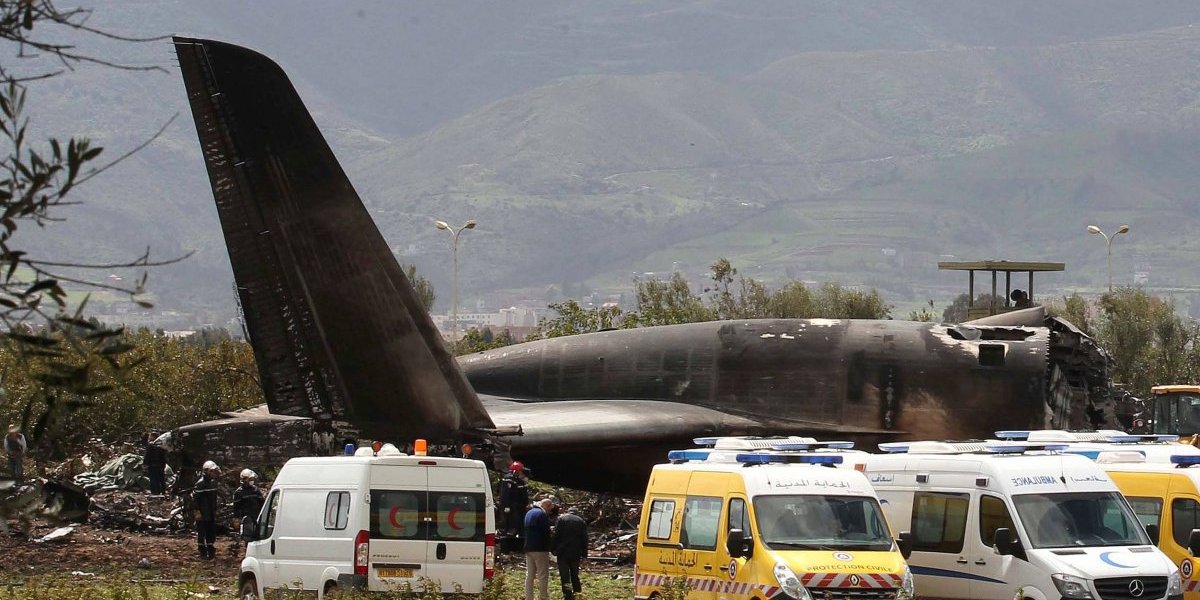 Avión militar deja 257 muertos en Argelia