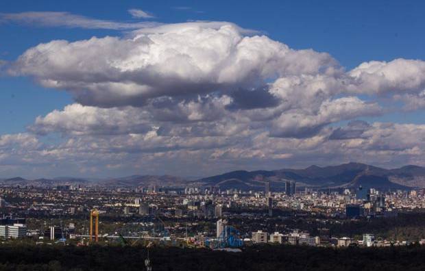 Pronostican ambiente cálido y viento del noreste para la Ciudad de Méxic