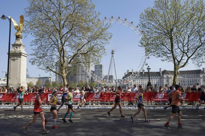 ATLETISMO-Fallece corredor del maratón de Londres tras desplomarse durante la prueba: organización