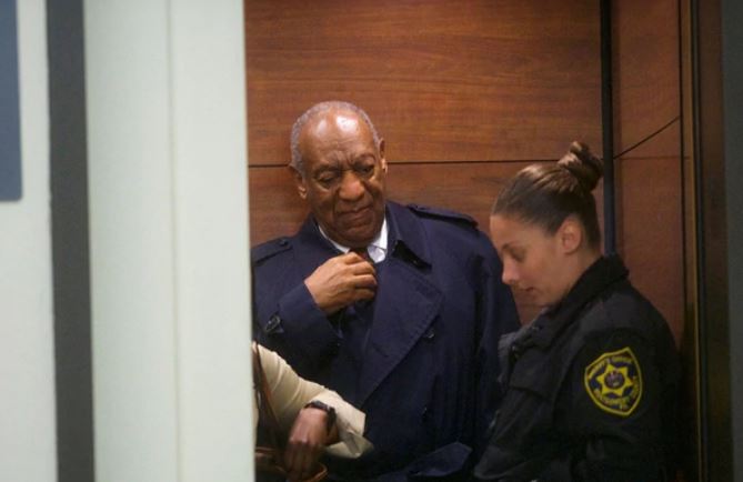 Bill Cosby fue declarado culpable de abuso sexual agravado y podría pasar el resto de su vida en prisión