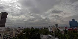 Prevén cielo medio nublado y lluvias en la Ciudad de México