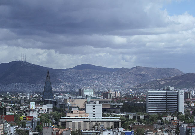 Se mantienen cielo nublado y lluvias con granizo en el Valle de México