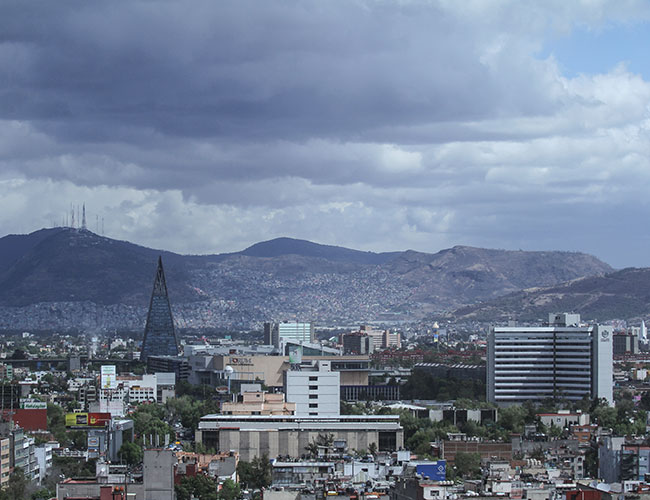 Se mantienen cielo nublado y lluvias con granizo en el Valle de México