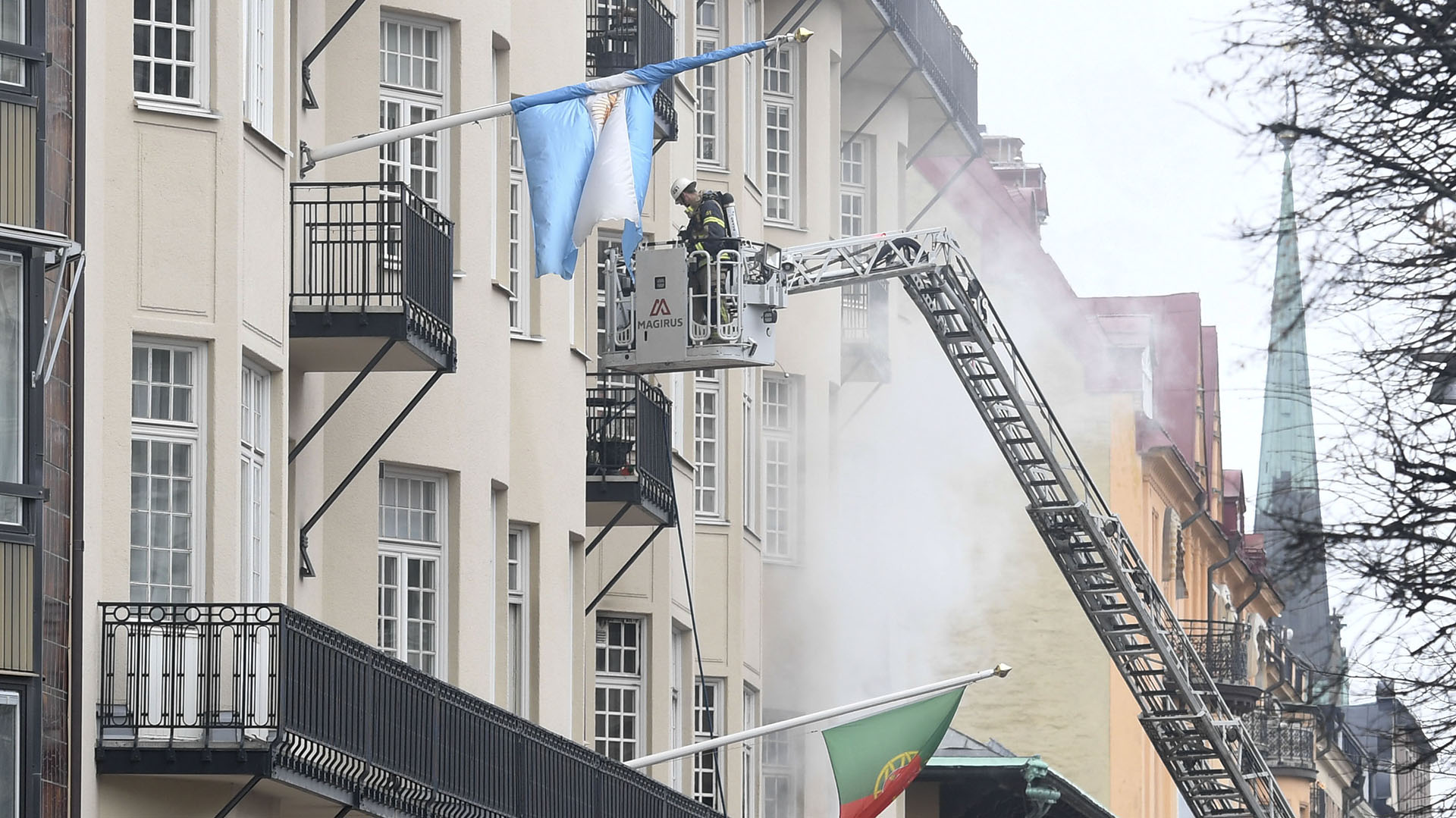 Incendio en un edificio diplomático de Estocolmo donde están las embajadas de Argentina, Portugal y Túnez