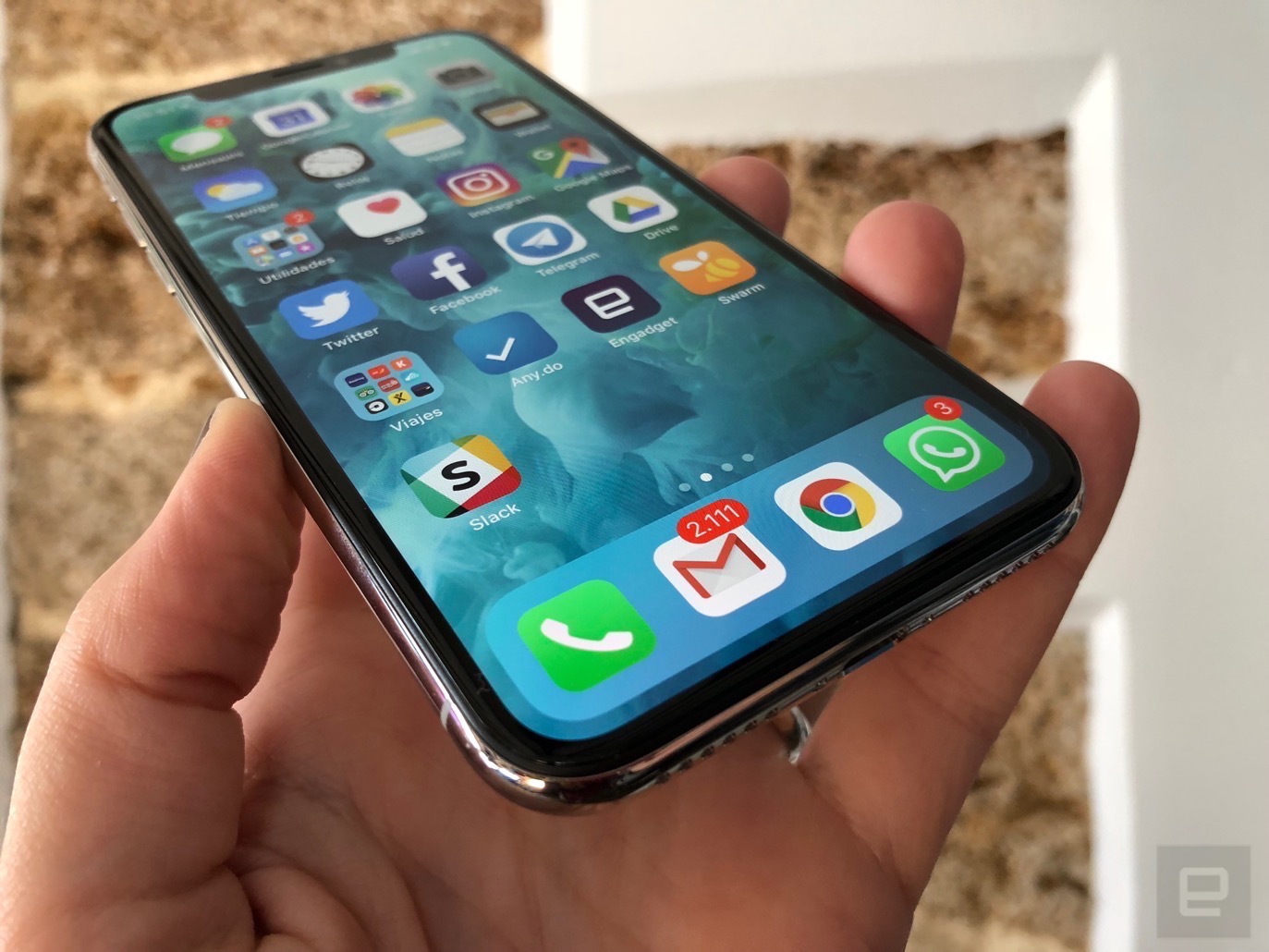 Los próximos iPhone podrían ser más grandes y baratos