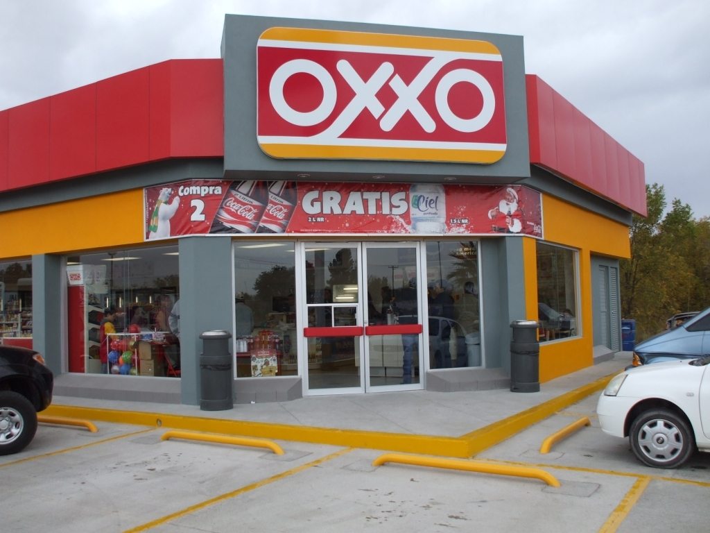 Oxxo abrirá su segunda caja tras trolléos