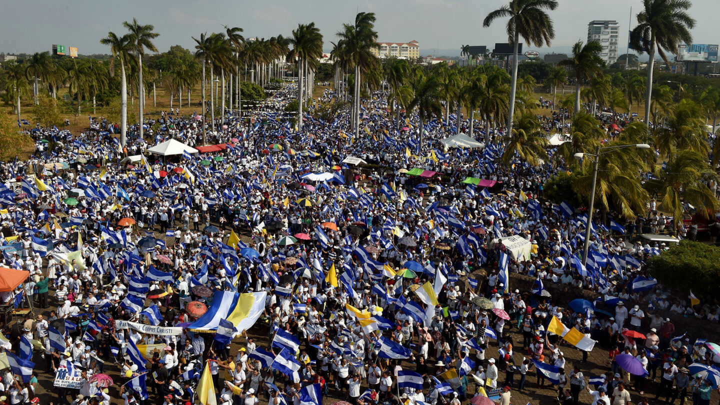Miles de nicaragüenses marcharon en Managua para exigir la renuncia de Daniel Ortega y justicia por los 42 muertos en las protestas |