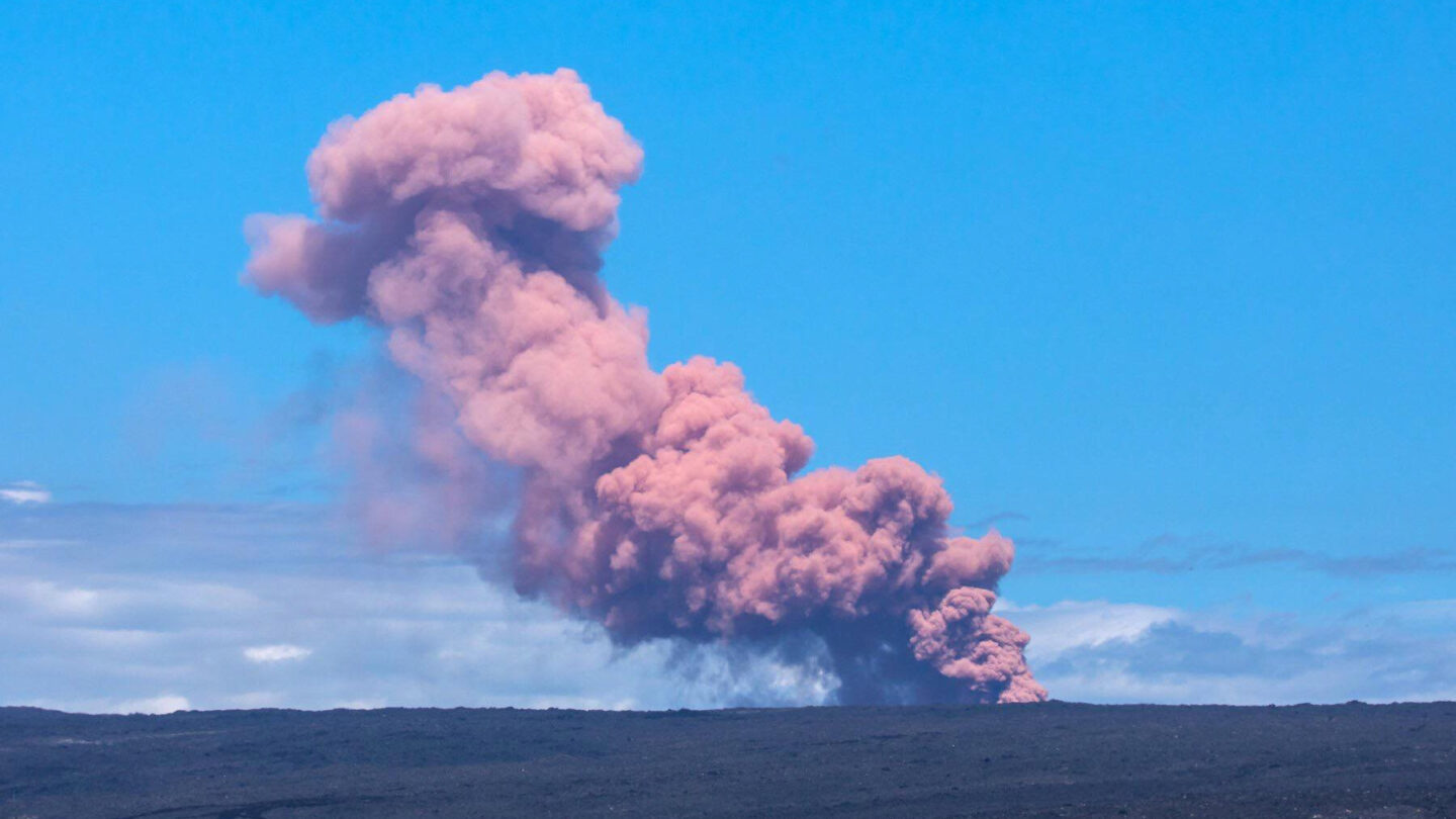 Instan a miles de personas a dejar sus hogares tras la erupción del volcán Kilauea en Hawaii |